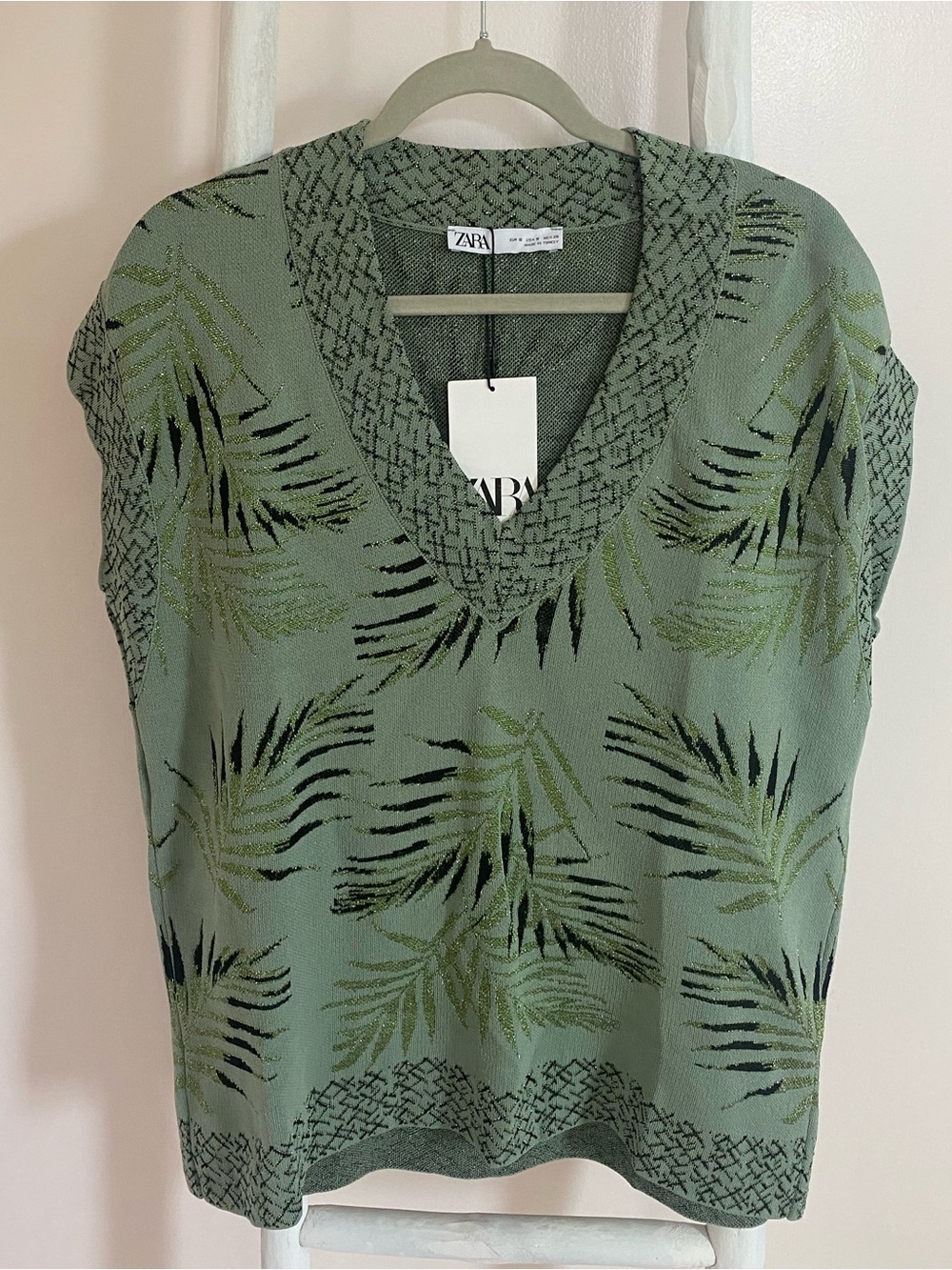 ZARA Sage Green Palm-Print V-Neck Knit Top